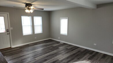 24605 66th St in Salem, WI - Foto de edificio - Building Photo