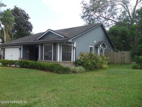 386 Hickory Hollow Dr in Jacksonville, FL - Building Photo - Building Photo
