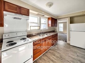 123 1/2 Oliver St in Jersey Shore, PA - Building Photo