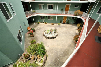 301 Lenox Ave in Oakland, CA - Building Photo - Building Photo