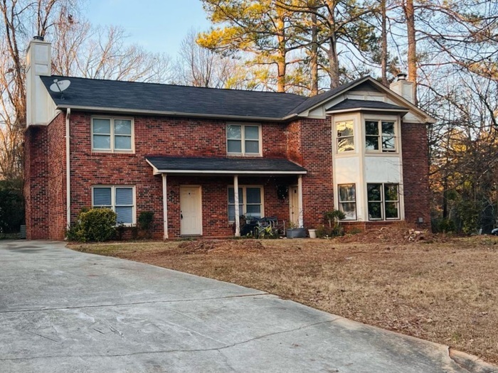 2136 Golfview Dr SE in Conyers, GA - Building Photo