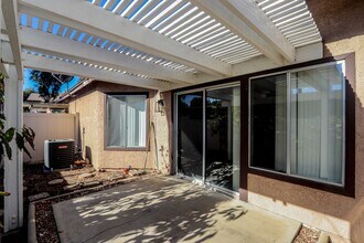 1162 Desert Willow Ln, Unit D in Corona, CA - Building Photo - Building Photo