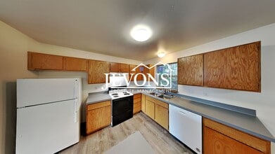 617 Jamie Dr in Selah, WA - Building Photo - Building Photo