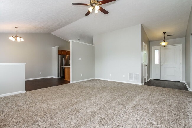 7737 Blue Willow Dr in Indianapolis, IN - Building Photo - Building Photo