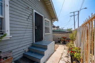 1714 Walton Ave in Los Angeles, CA - Building Photo - Building Photo