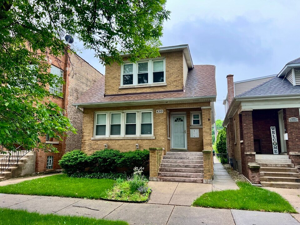 4310 N Mason Ave in Chicago, IL - Foto de edificio