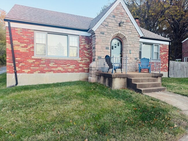 630 N Florissant Rd in St. Louis, MO - Foto de edificio - Building Photo