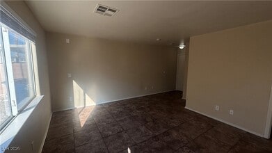 709 Spotted Eagle St in Henderson, NV - Foto de edificio - Building Photo