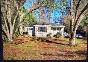 11601 US-221 in Woodruff, SC - Building Photo