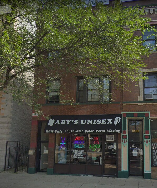 3233 W Fullerton Ave in Chicago, IL - Building Photo
