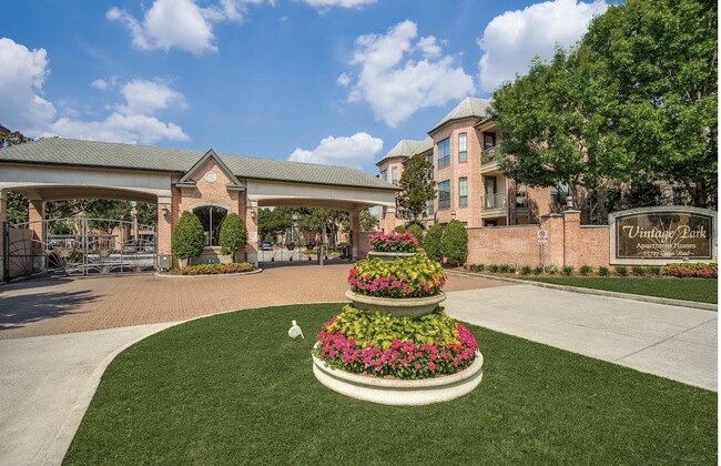 15727 Cutten Rd in Houston, TX - Building Photo - Building Photo