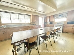 933 Grattan St, Unit 202 in Los Angeles, CA - Foto de edificio - Building Photo