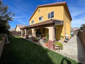 9378 Agave Dr in Hesperia, CA - Building Photo - Building Photo