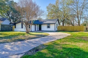 8454 Blankenship Dr in Houston, TX - Building Photo