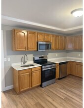 43 Arthur St, Unit Unit 2R in Brockton, MA - Foto de edificio - Building Photo