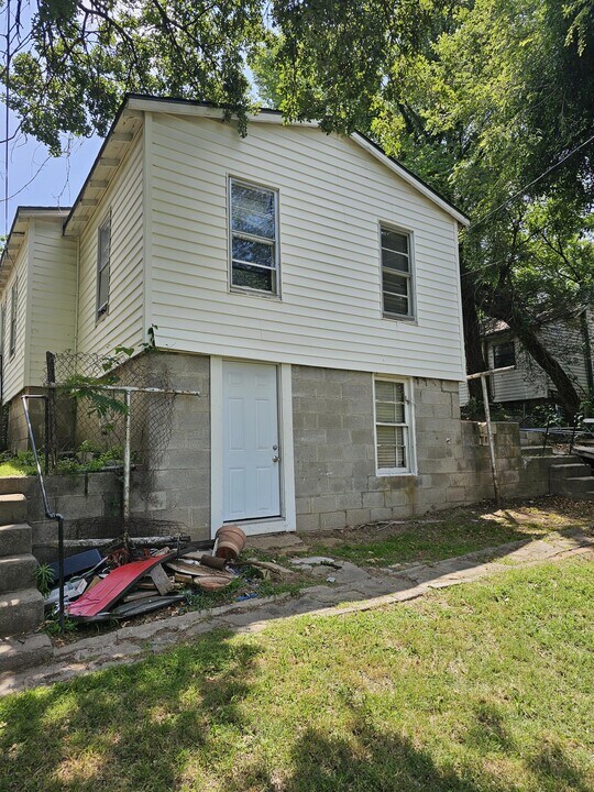 604 N Wilson Ave Photo