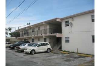 21 Kentucky Ave in Fort Lauderdale, FL - Building Photo - Building Photo