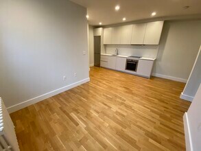 140 Highland Ave, Unit 3 in Somerville, MA - Building Photo - Building Photo
