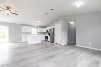 2806 31st St W in Lehigh Acres, FL - Building Photo - Building Photo