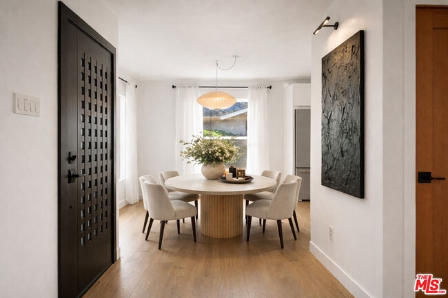 4837 Gentry Ave in Los Angeles, CA - Building Photo - Building Photo