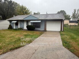 5008 Valley Ln in St. Joseph, MO - Building Photo