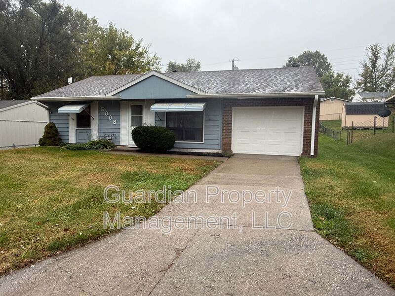 5008 Valley Ln in St. Joseph, MO - Building Photo