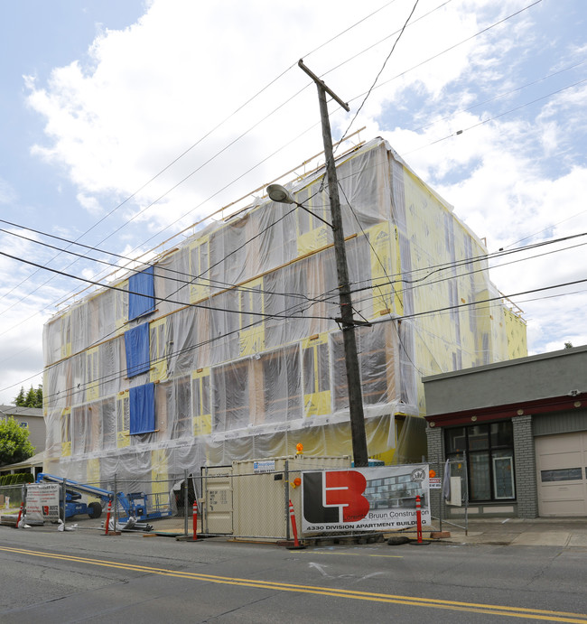 Oliver Apartments in Portland, OR - Building Photo - Building Photo