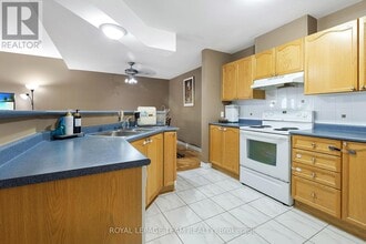 3265 St Joseph Blvd in Ottawa, ON - Building Photo - Building Photo