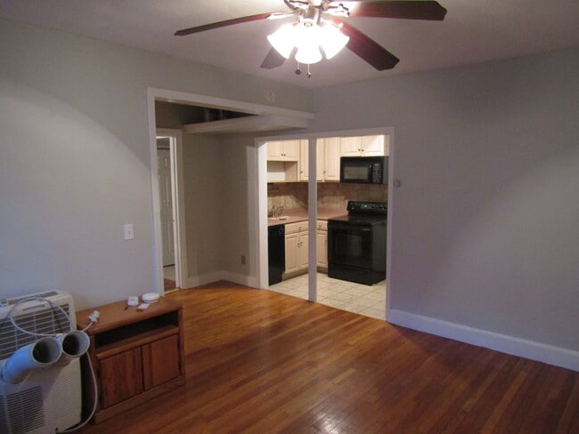 65 Strathmore Rd, Unit 7
