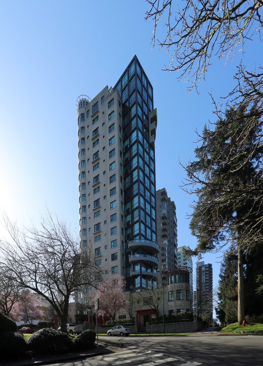 The Presidio in Vancouver, BC - Building Photo