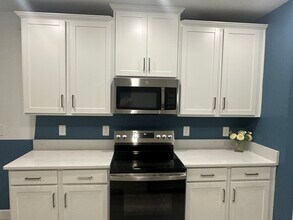 10753 Gable Dig Lp in San Antonio, FL - Building Photo - Building Photo