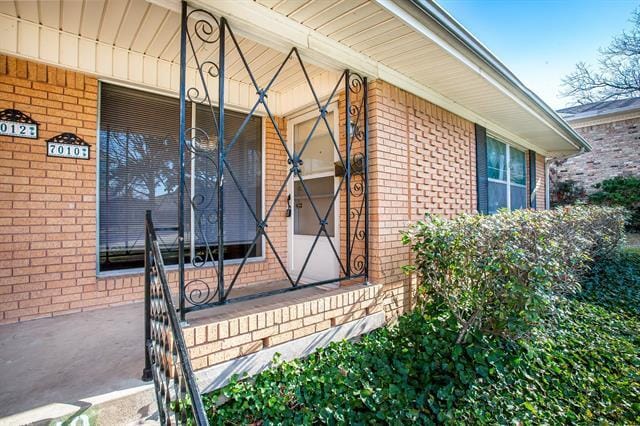 7010 Kingsbury Dr in Dallas, TX - Building Photo - Building Photo