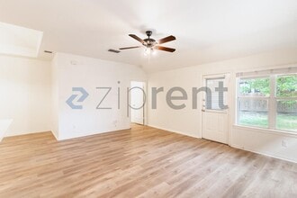 232 Strawberry Blonde Dr in Buda, TX - Building Photo - Building Photo