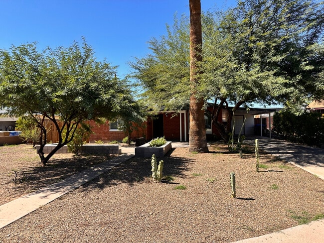 property at 4020 N 33rd St