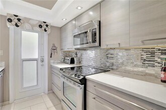 505 N Riverside Dr in Pompano Beach, FL - Building Photo - Building Photo