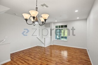 722 Kingsford Way in Hayward, CA - Foto de edificio - Building Photo