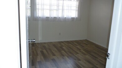 2402 Ecuadorian Way in Clearwater, FL - Building Photo - Building Photo