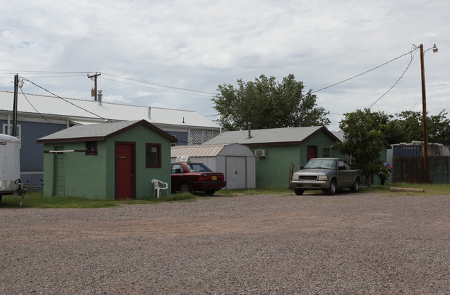 503 Mims in Truth Or Consequences, NM - Foto de edificio - Building Photo