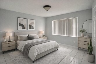 10900 NW 7th St in Miami, FL - Building Photo - Building Photo