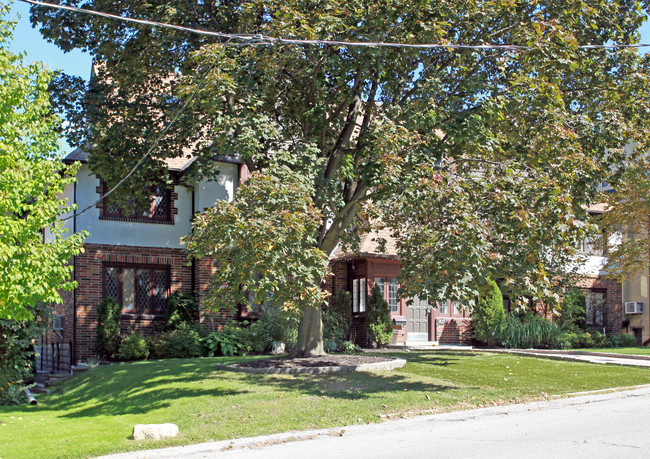 307 Riverside Dr in Toronto, ON - Building Photo - Primary Photo