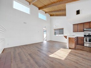 907 E Balboa Blvd in Newport Beach, CA - Building Photo - Building Photo