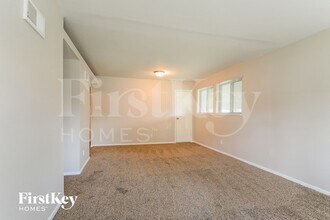 755 Tyson Dr in Florissant, MO - Building Photo - Building Photo