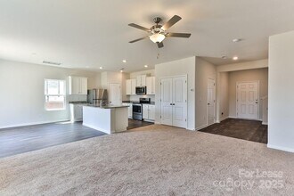 6132 Ahoskie Dr in Charlotte, NC - Building Photo - Building Photo