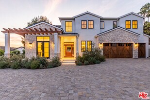 9929 Anthony Pl in Beverly Hills, CA - Building Photo