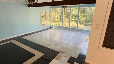 3400 Spalding Dr, Unit 440 in Atlanta, GA - Building Photo - Building Photo