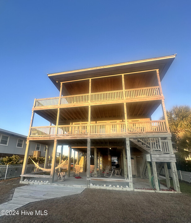 3 Bay St-Unit -B in Wrightsville Beach, NC - Building Photo