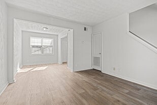 The Grand at New Port in Portsmouth, VA - Building Photo