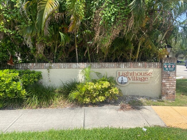 1750 NE 39th Ct, Unit 804 in Pompano Beach, FL - Foto de edificio - Building Photo