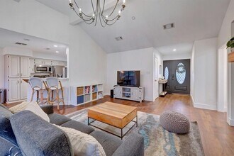 11816 Rain Forest Cove in Austin, TX - Building Photo - Building Photo