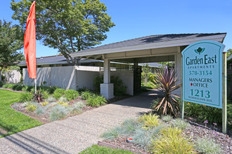 Garden East Apartments in Modesto, CA - Foto de edificio - Building Photo